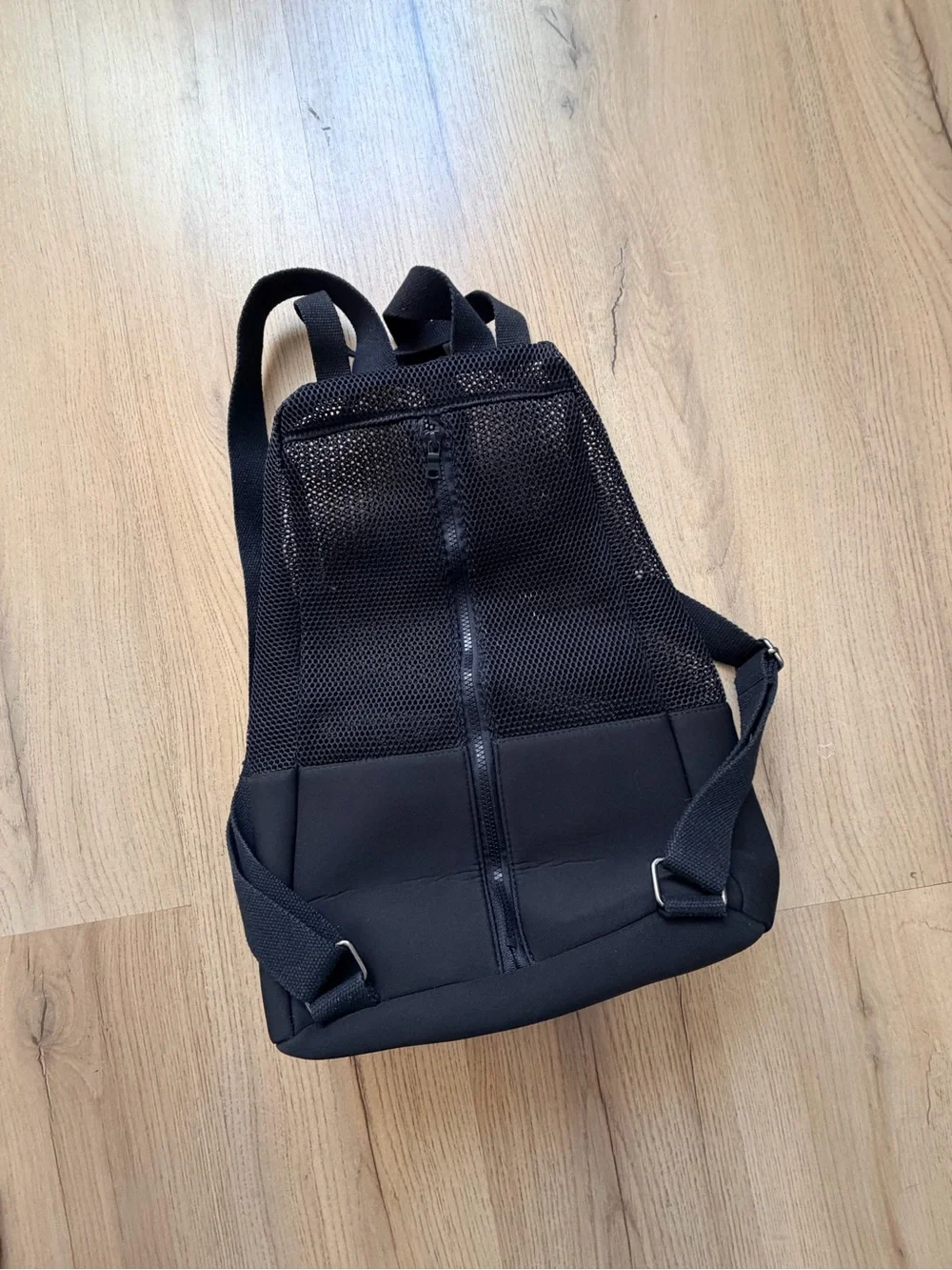 Onia stylish black